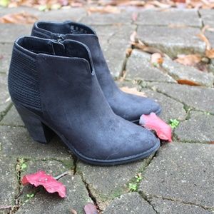 Brand New Carlos Santana Booties